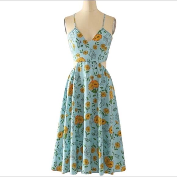 53. Summer Retro Blue Daisy Cut Out Dress NWT Boutique - Picture 3 of 3